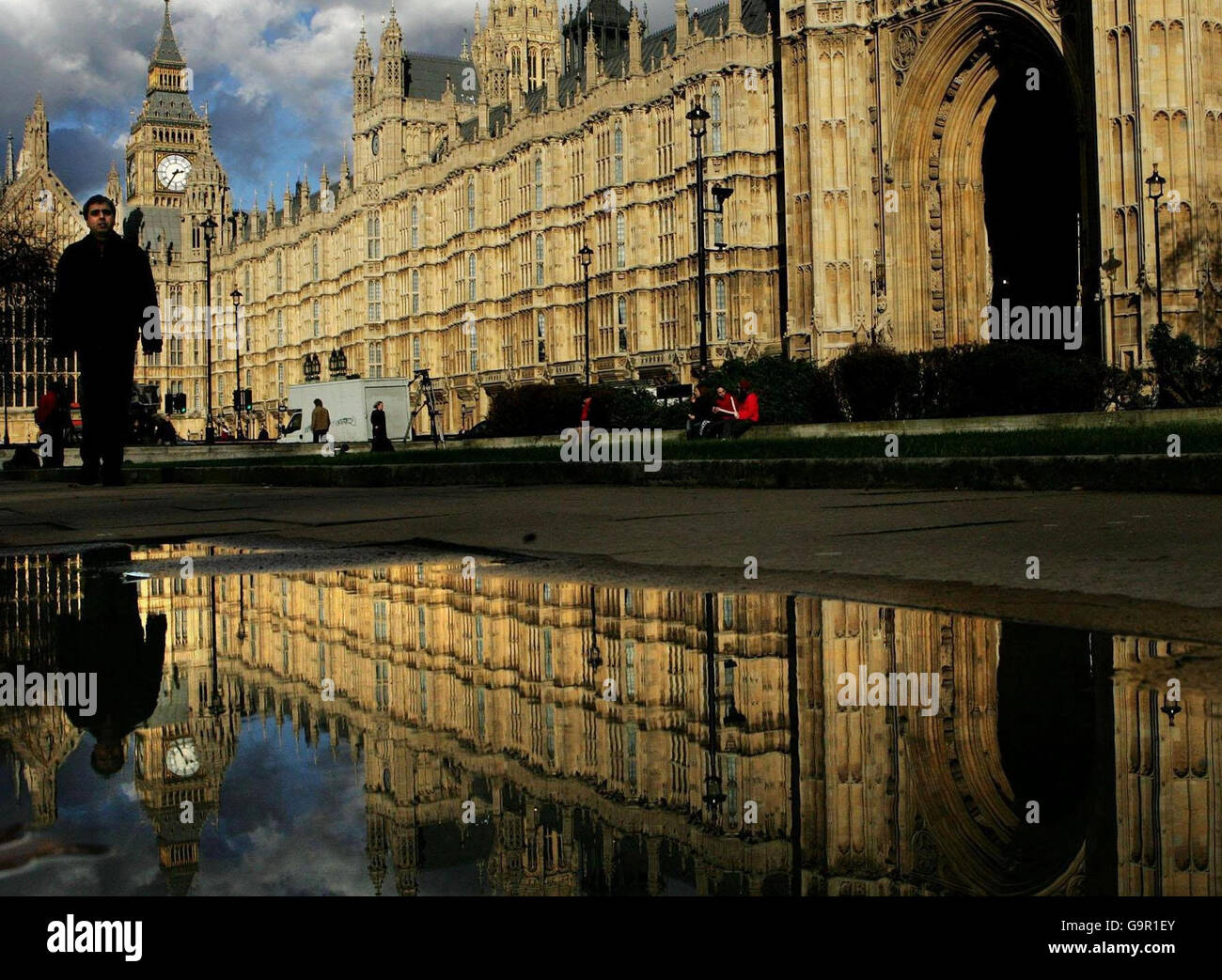 Westminster rain standalone Stock Photo Alamy