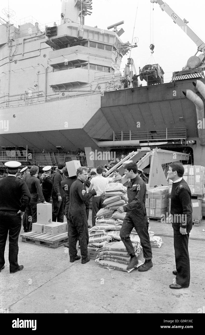 Falklands War - HMS Hermes Stock Photo