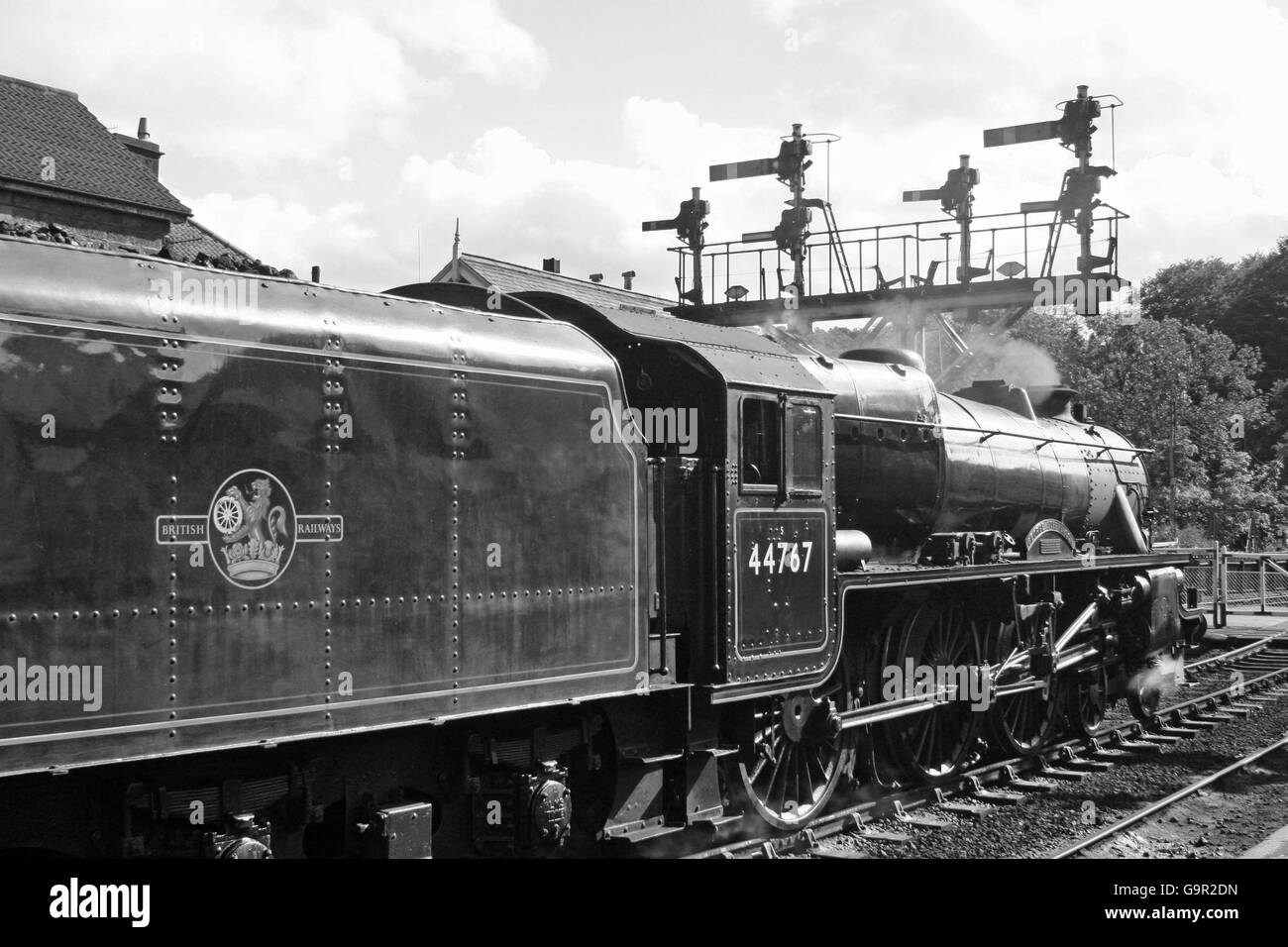 Black 5 44767 waits at Grosmont with a train for Pickering Stock Photo
