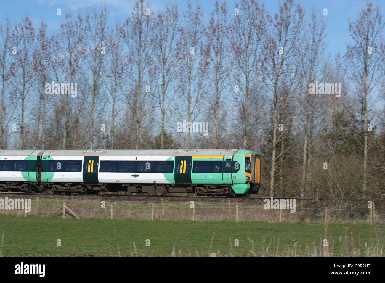 Class 377 Electrostar Races Down The Gradient at Woodhorn West Sussex ...