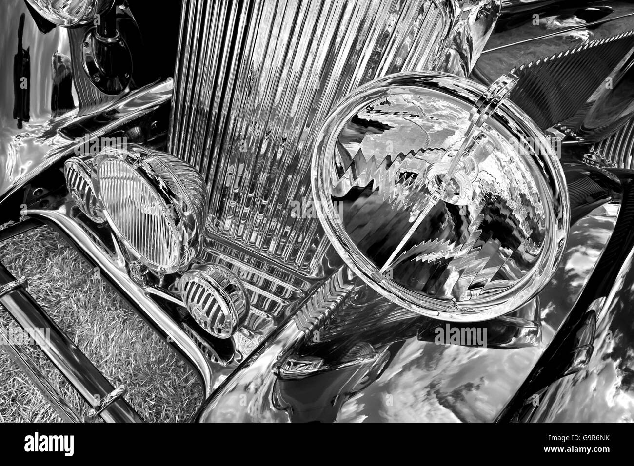Front lamp and grill of a vintage Rolls Royce with a solarize effect ...