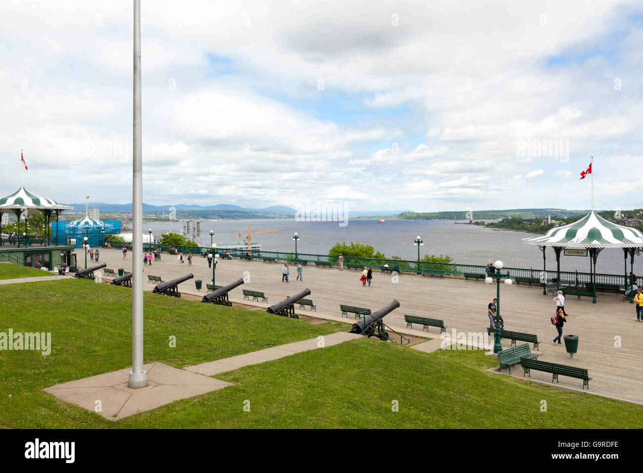 The promenade of Quebec city (La Promenade des Gouverneurs) looking out over the Saint Lawrence River Stock Photo