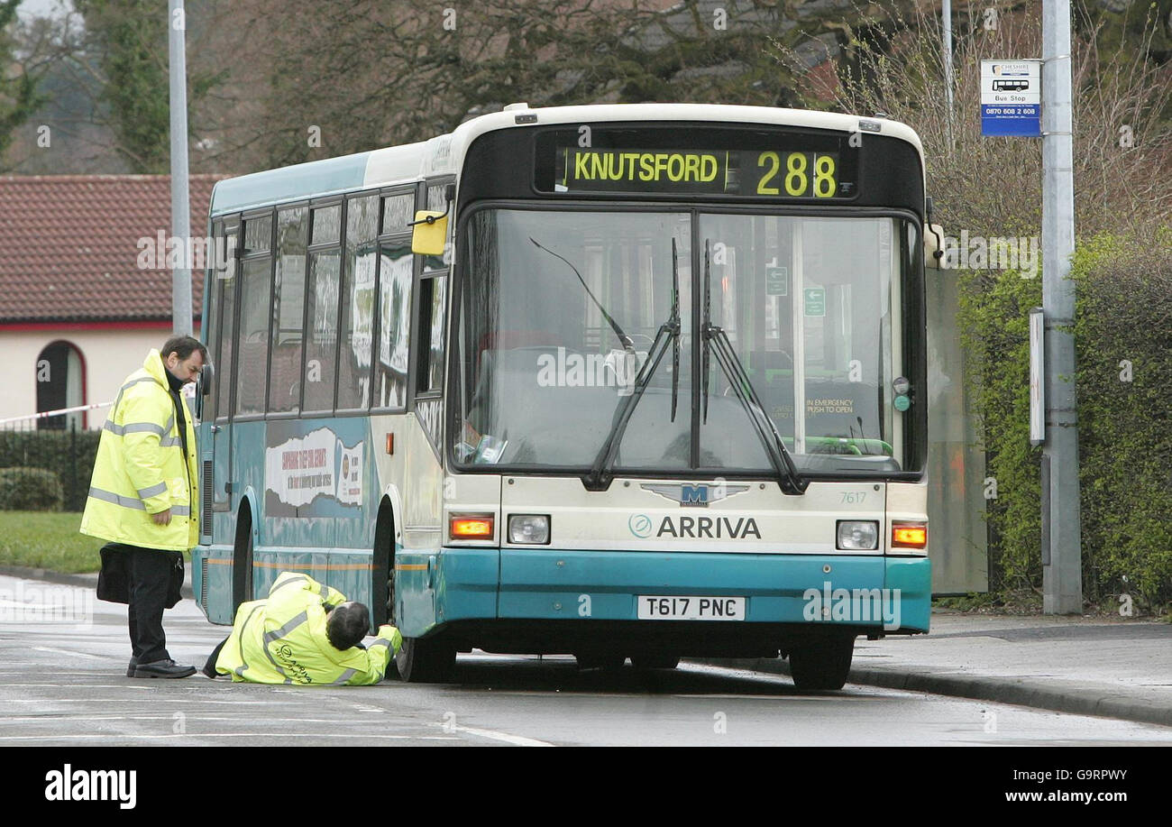 Bus kills two in knutsford hires stock photography and images Alamy