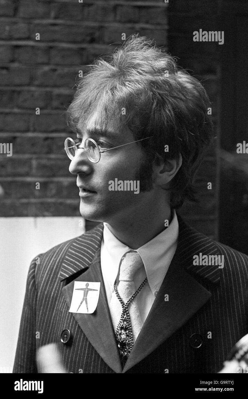 John lennon Black and White Stock Photos & Images Alamy