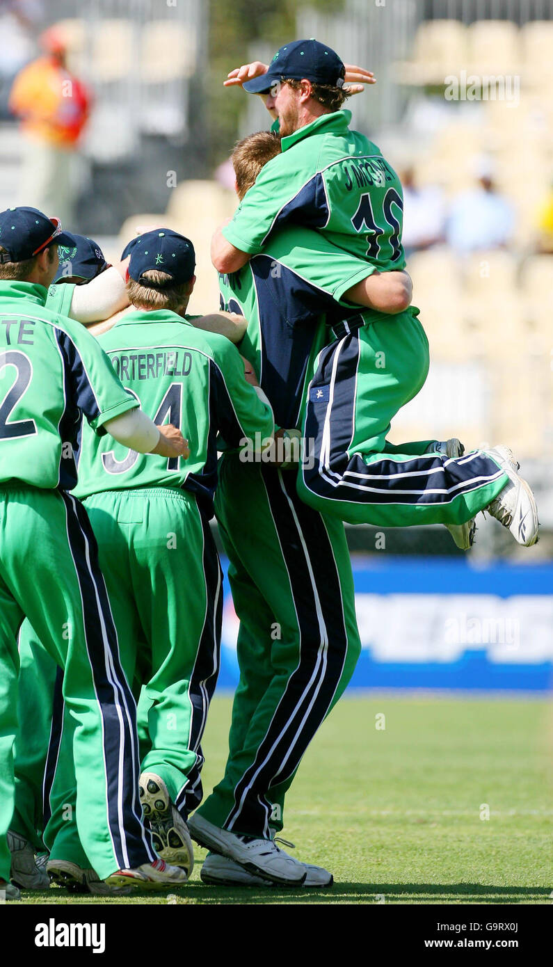 The pakistan team celebrates hi-res stock photography and images - Alamy