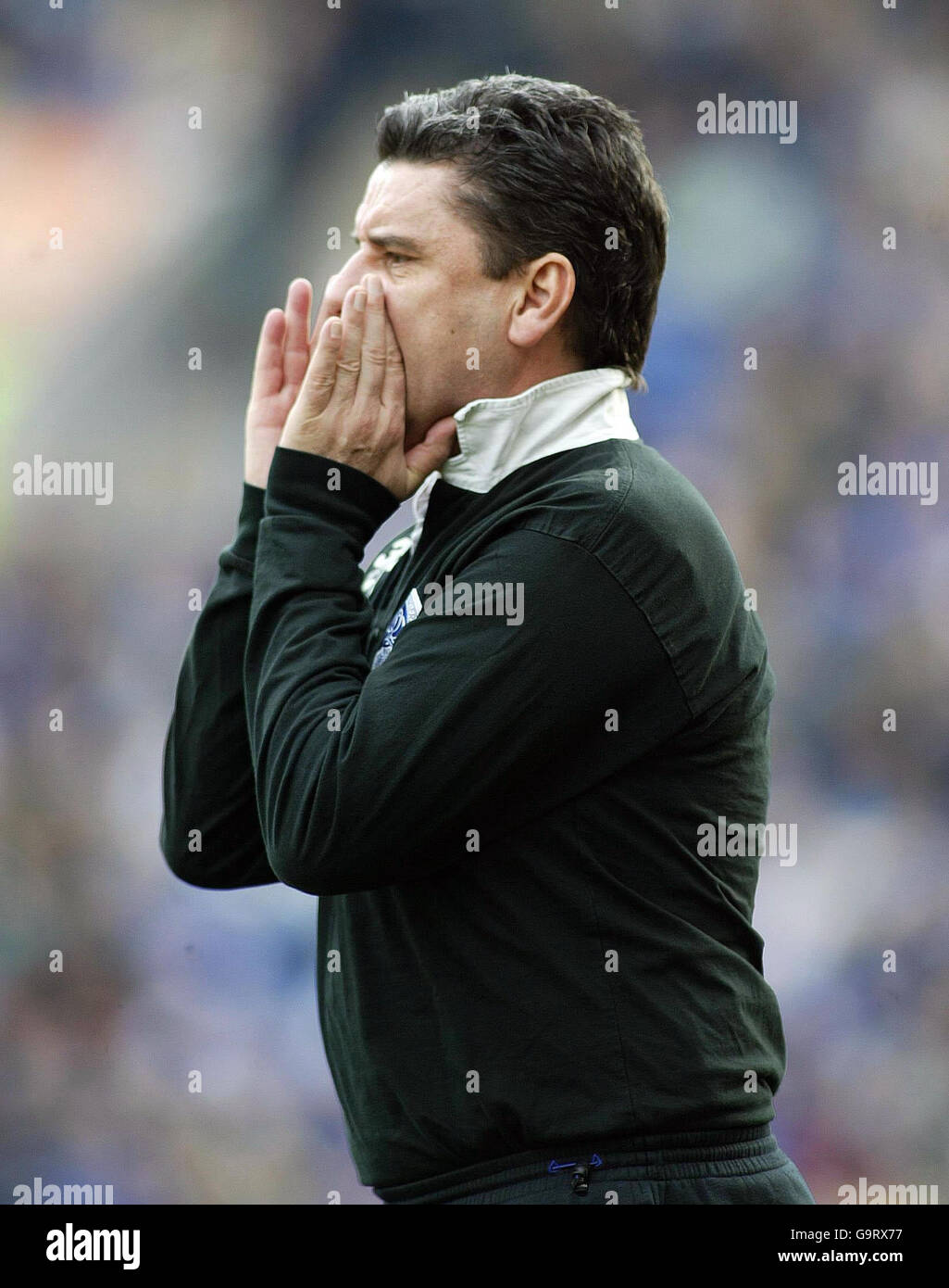 Soccer - Coca-Cola Football League Championship - Leicester City v Queens Park Rangers - The Walkers Stadium. QPR manager John Gregory shouts to his players during the Coca-Cola Football League Championship match at the Walkers Stadium, Leicester. Stock Photo