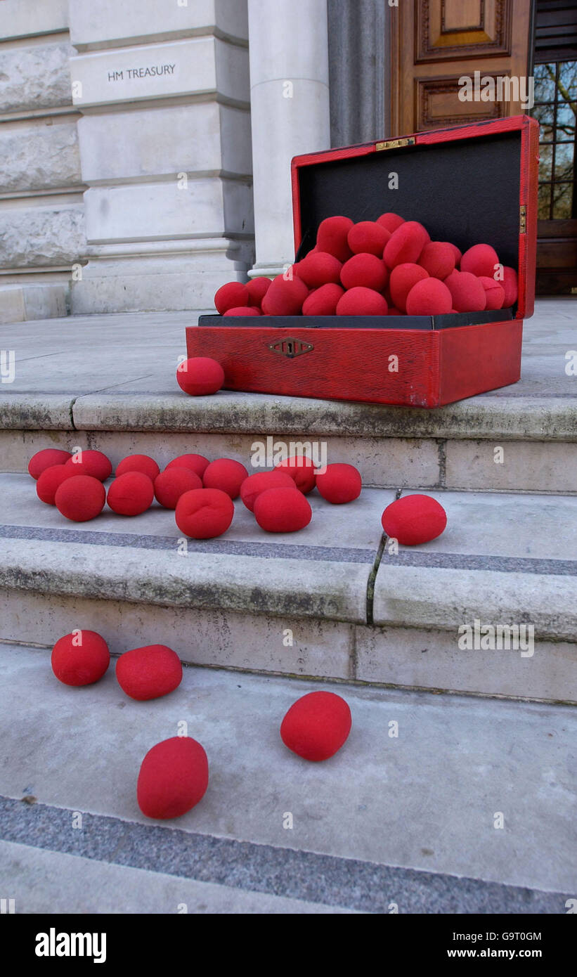 London to highlight vat charged on childrens skin protection products hires stock photography