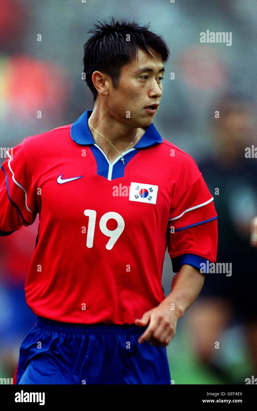 Soccer - FIFA Confederations Cup - Group A - France v Korea Republic. Young Pyo Lee, Korea Republic Stock Photo