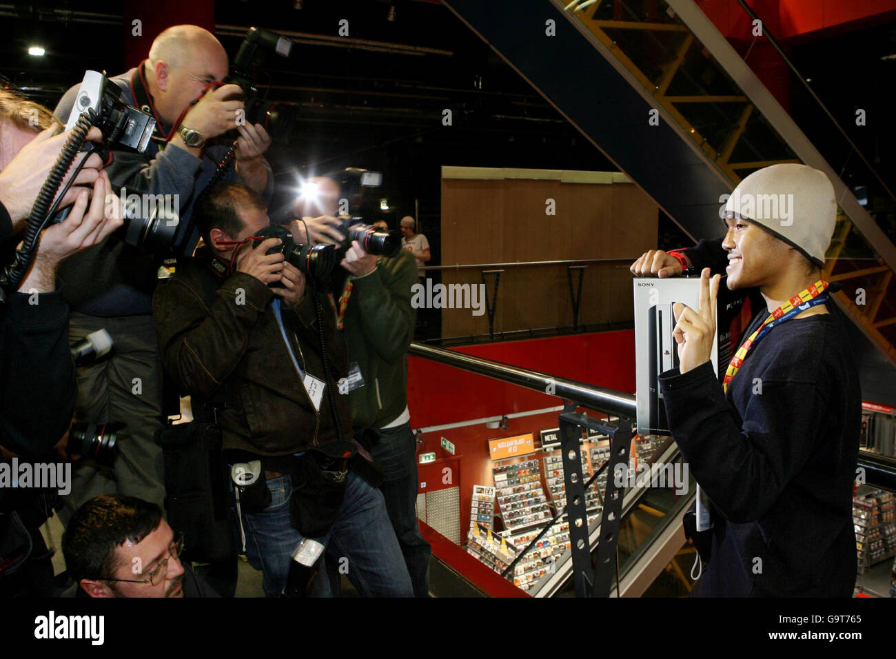 Playstation 3 Launch London Stock Photo Alamy