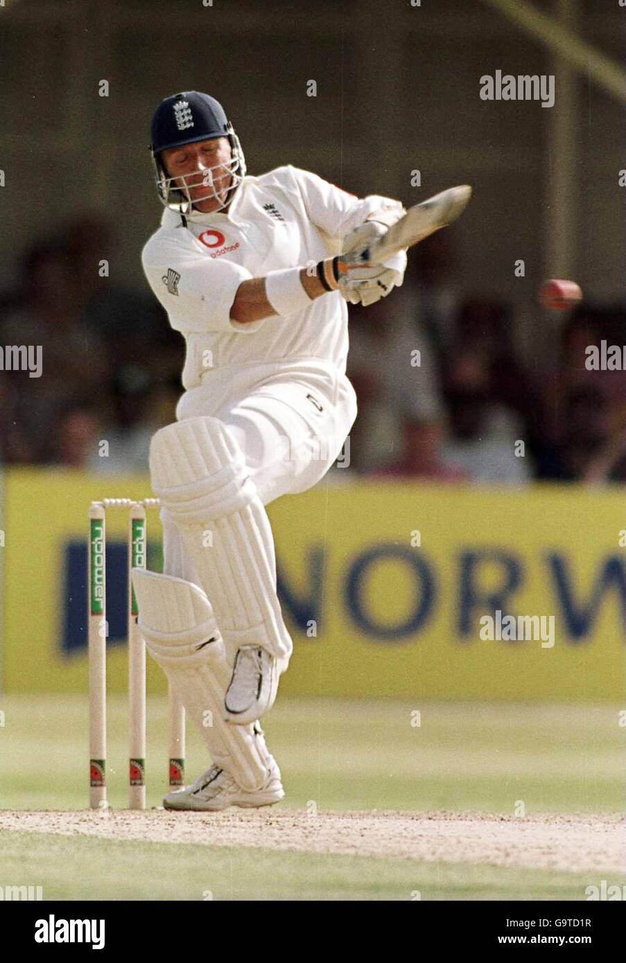 100 ball cricket hires stock photography and images Alamy