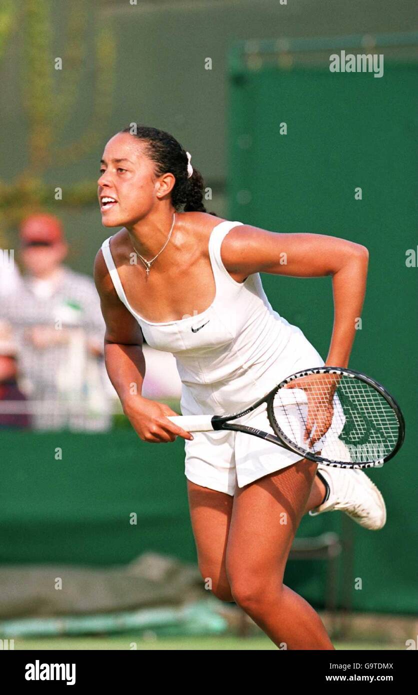 Tennis - Wimbledon Championships - First Round. Alexandra Stevenson in action against Tathiana Garbin Stock Photo