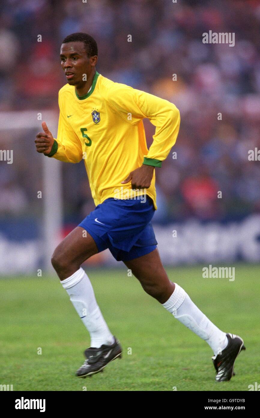 Soccer - FIFA World Cup 2002 - Group C - Brazil v Turkey. Roque Junior,  Brazil Stock Photo - Alamy