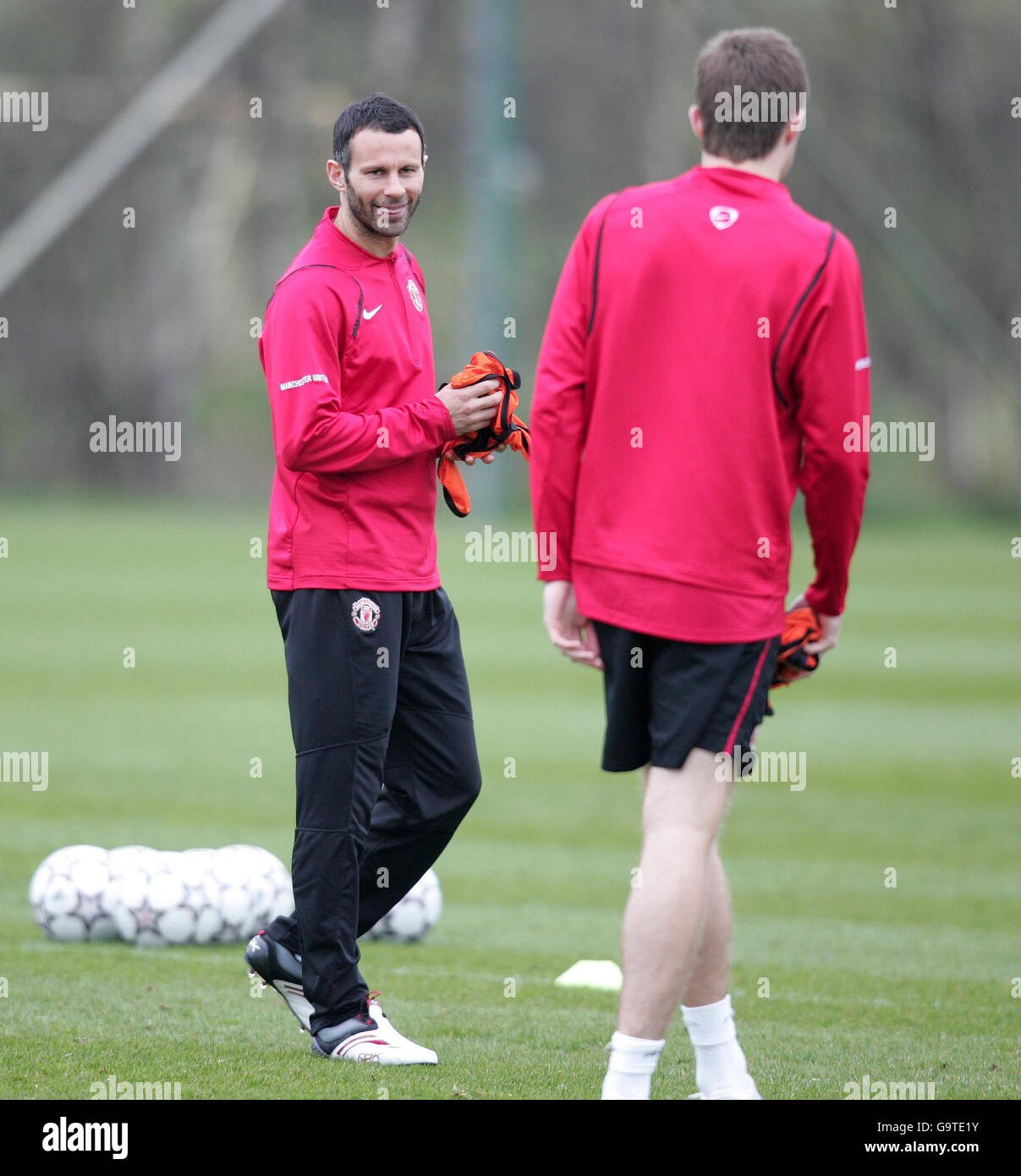 Manchester United S Ryan Giggs Left During A Training Session At Carrington Manchester Stock Photo Alamy