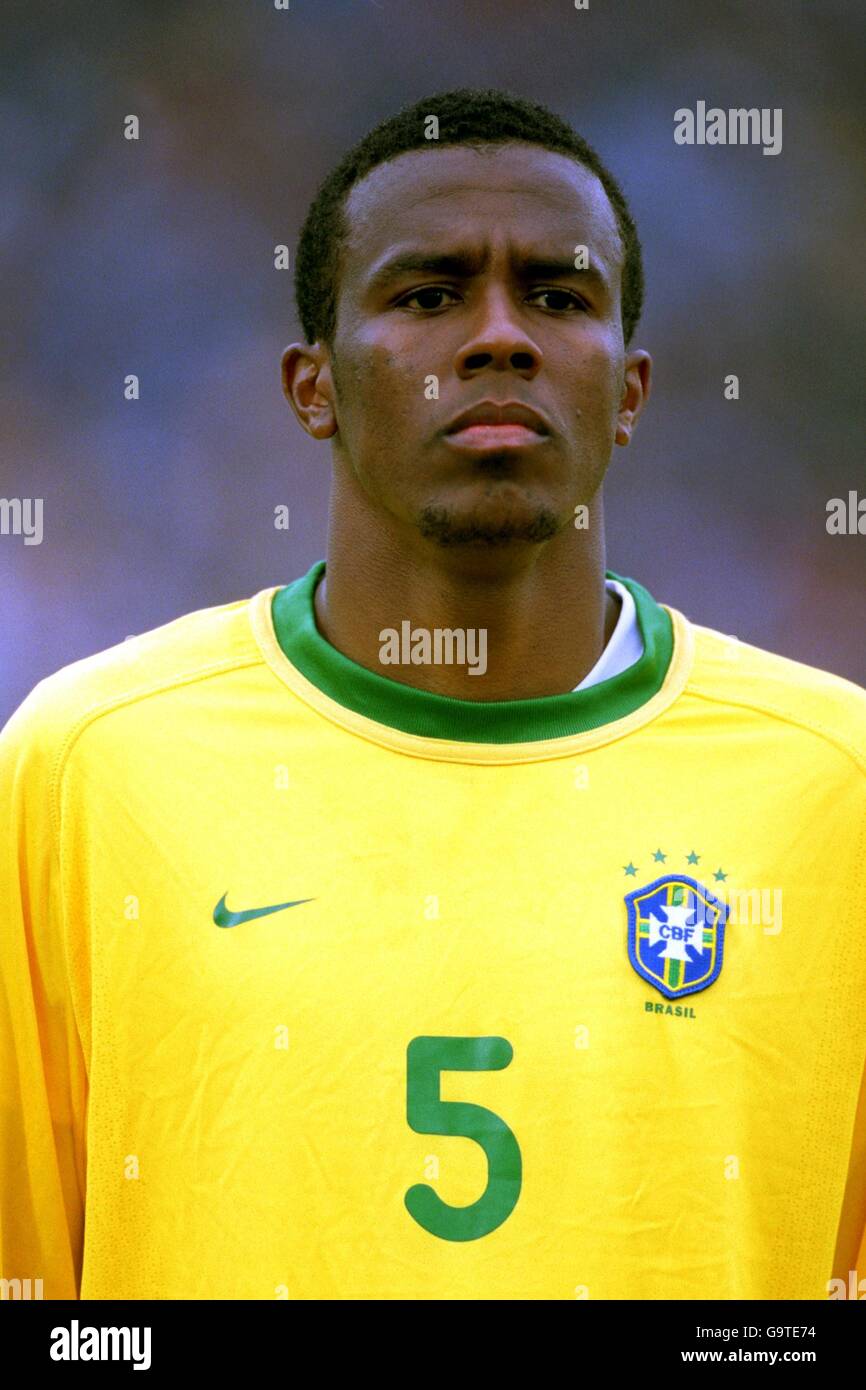 Soccer - FIFA World Cup 2002 - Group C - Brazil v Turkey. Roque Junior,  Brazil Stock Photo - Alamy