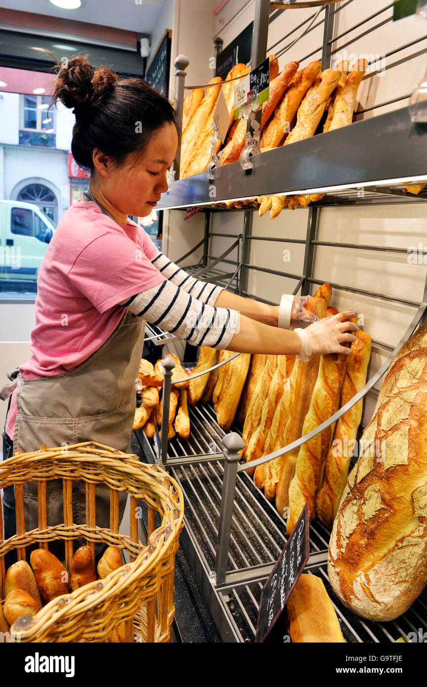 Paris bakery interior hi-res stock photography and images - Alamy