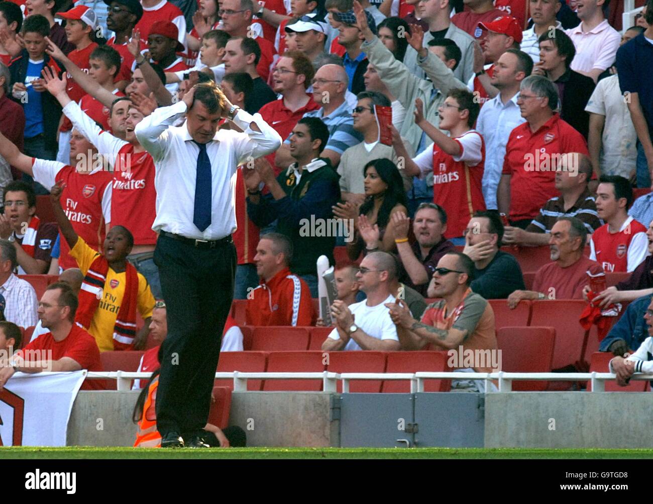 Soccer - FA Barclays Premiership - Arsenal v Bolton Wanderers - Emirates Stadium Stock Photo