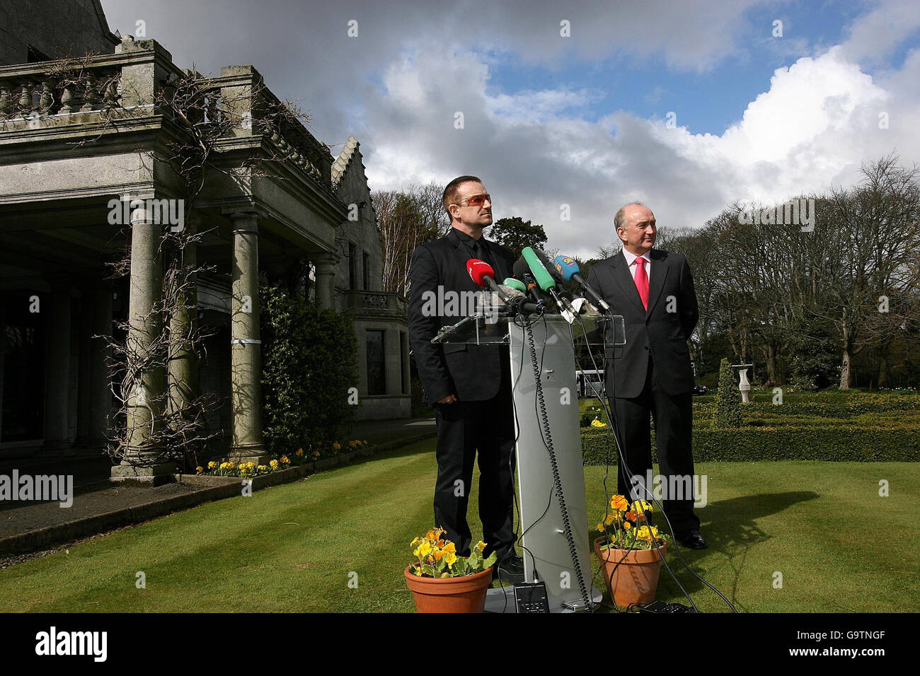 Bono receives honorary knighthood Stock Photo Alamy