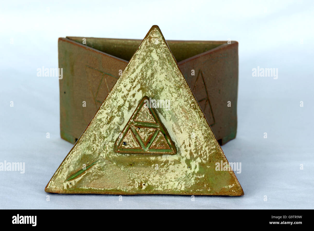 Ceramic pot pottery green glazed ceramic box with lid Stock Photo Alamy