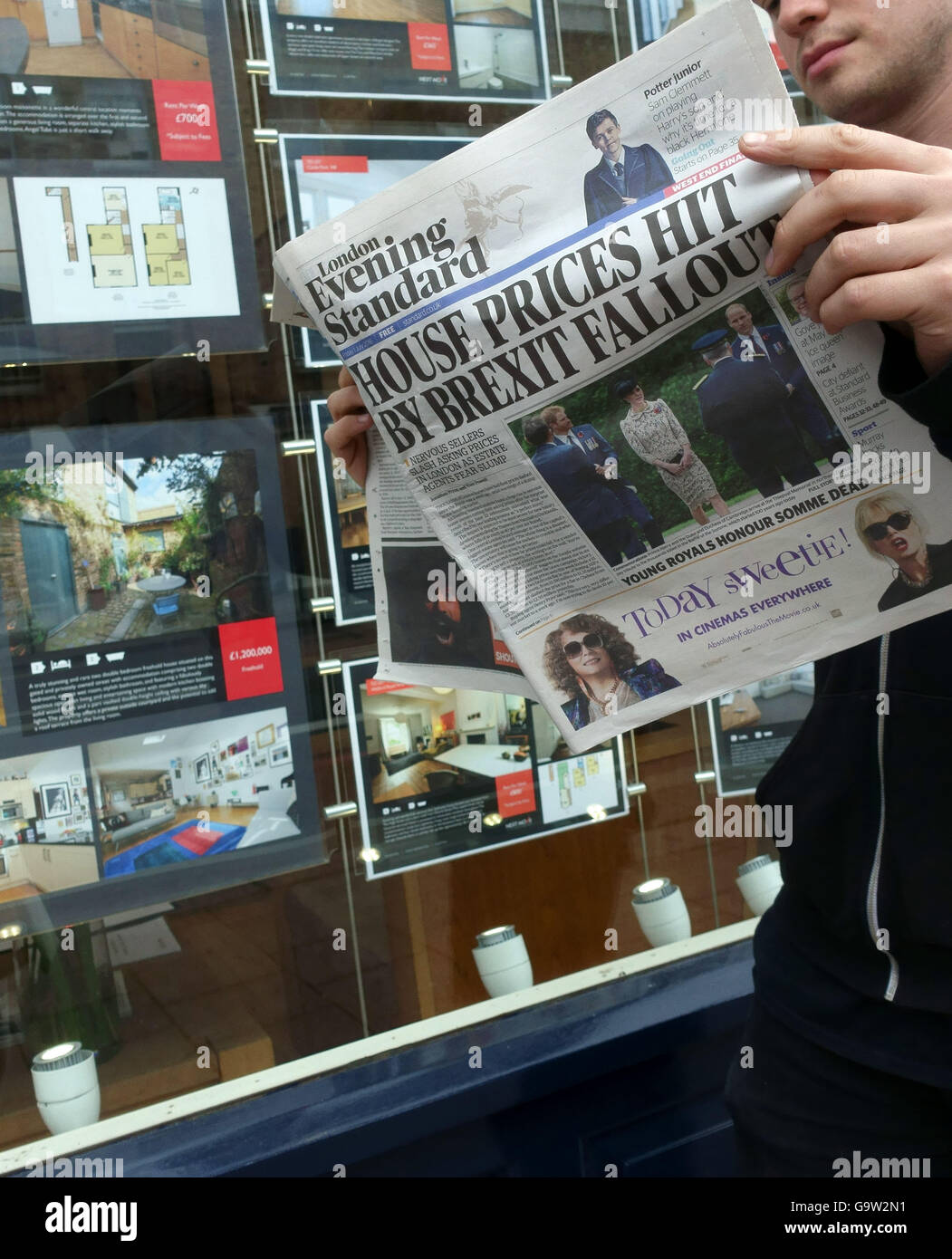 'House Prices Hit By Brexit Fallout' newspaper headline outside London estate agents Stock Photo