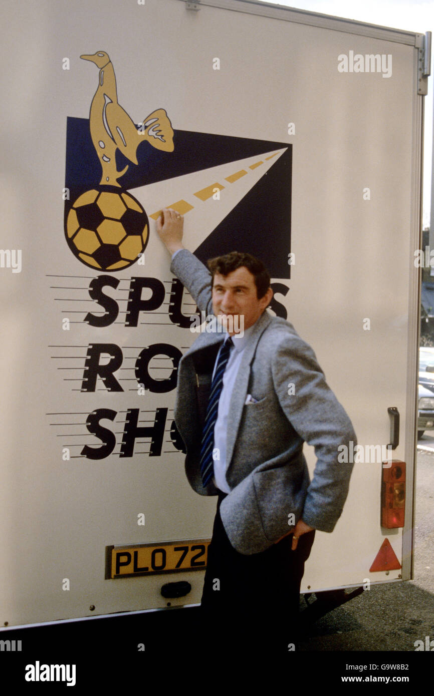 Soccer - Tottenham Hotspur Photocall - White Hart Lane. David Pleat, the new manager of Tottenham Hotspur Stock Photo
