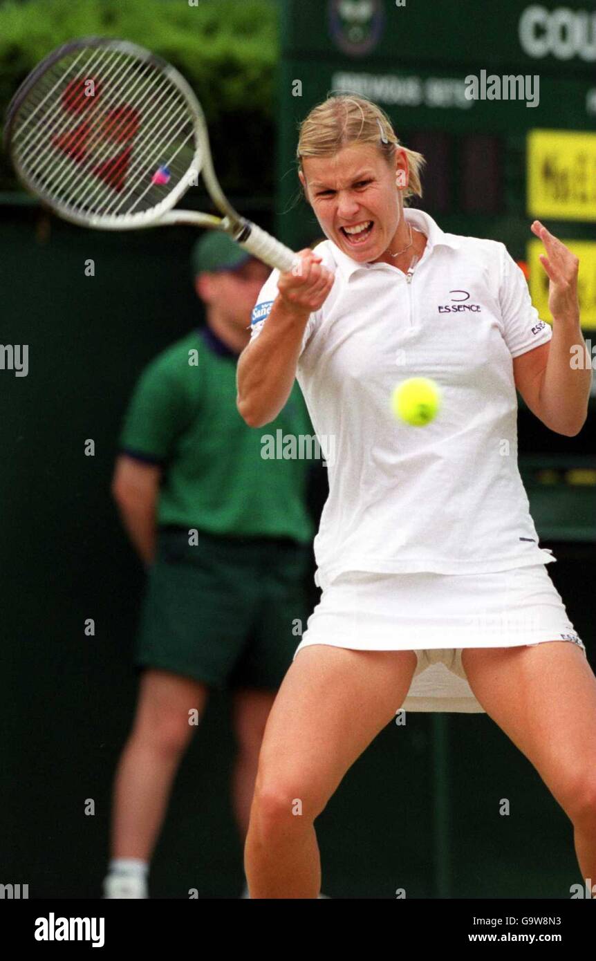 Tennis - Wimbledon 2001 - Third Round. Anke Huber Stock Photo - Alamy