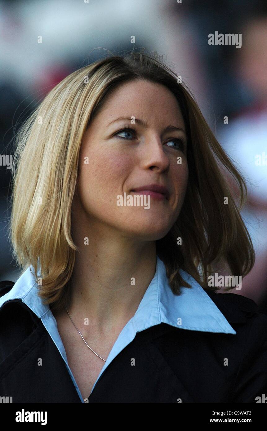 Bbc sports commentator jacqui oatley hires stock photography and