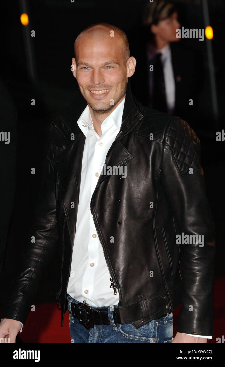 freddie-ljunberg-arrives-for-the-gala-uk-premiere-of-spider-man-3-at