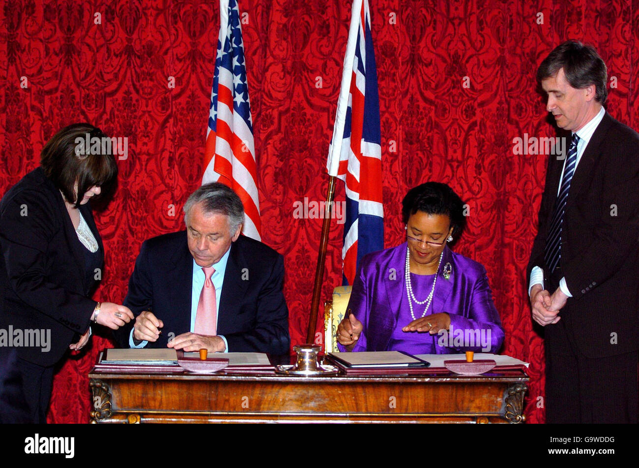 Home Office Minister Baroness Scotland and US Ambassador to the UK Mr