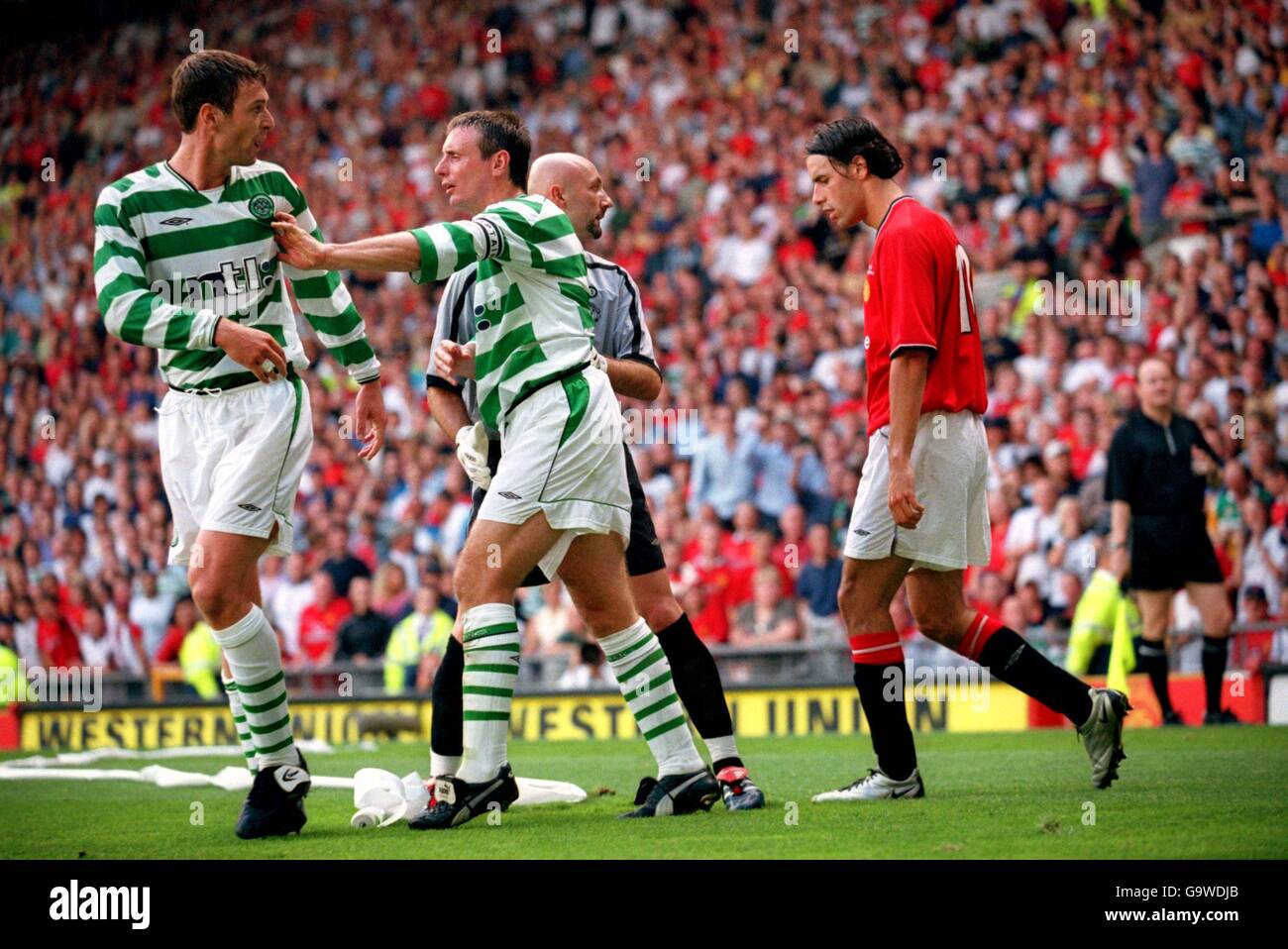 Sport football ruud van nistelrooy fabien barthez hi-res stock photography  and images - Alamy