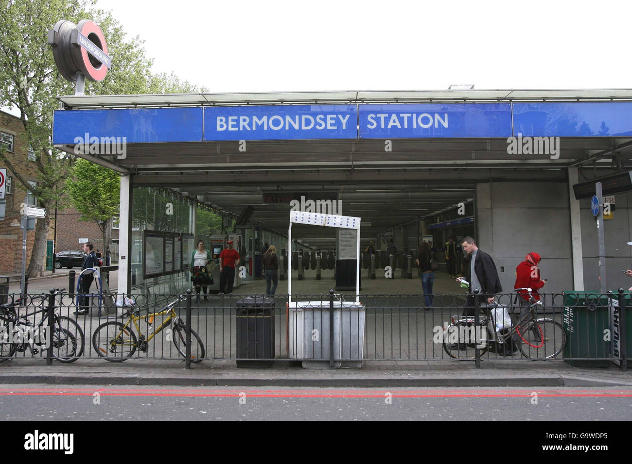 Bermondsey underground station jubilee line hires stock photography