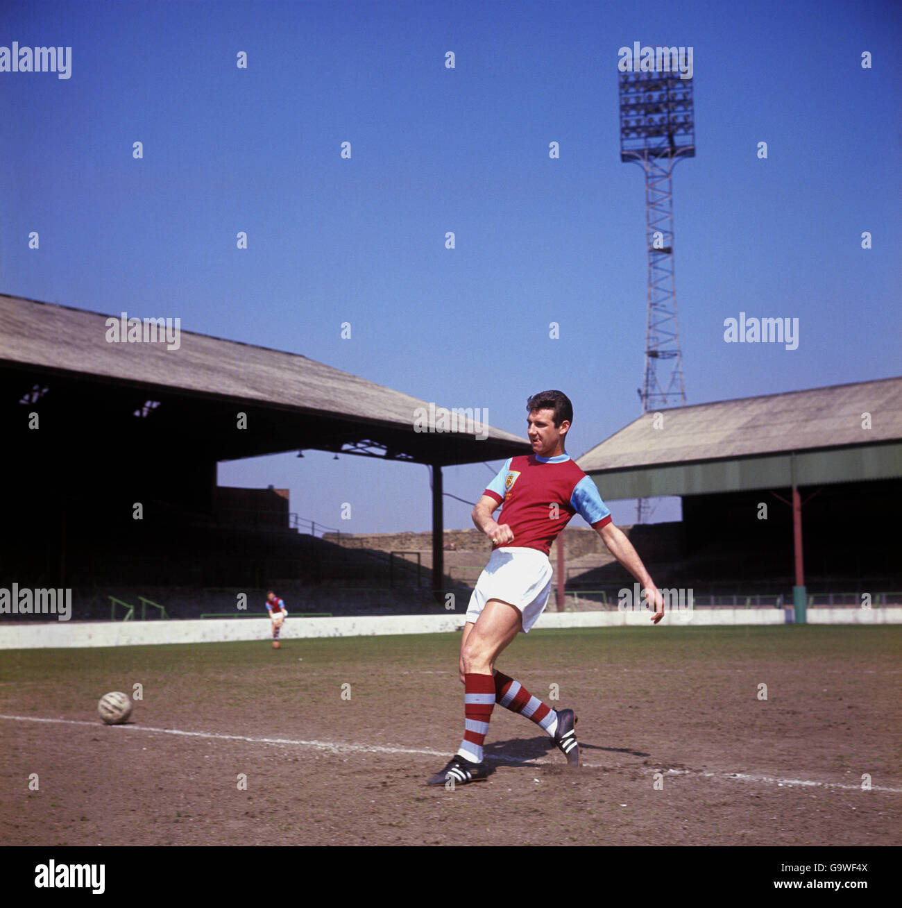 Soccer - Football League Division One - Burnley FC Photocall - Turf ...