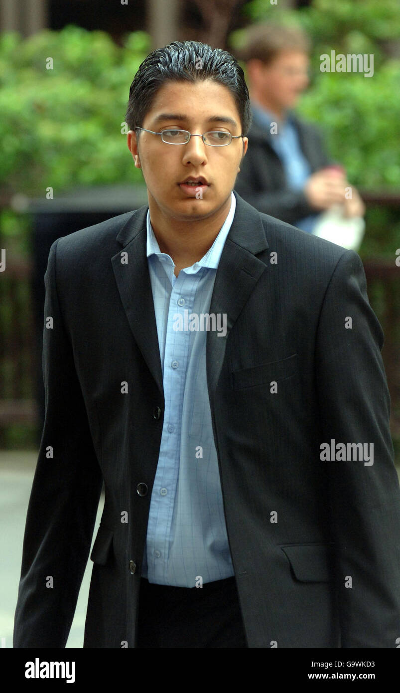 Student mohammed irfan raja hires stock photography and images Alamy