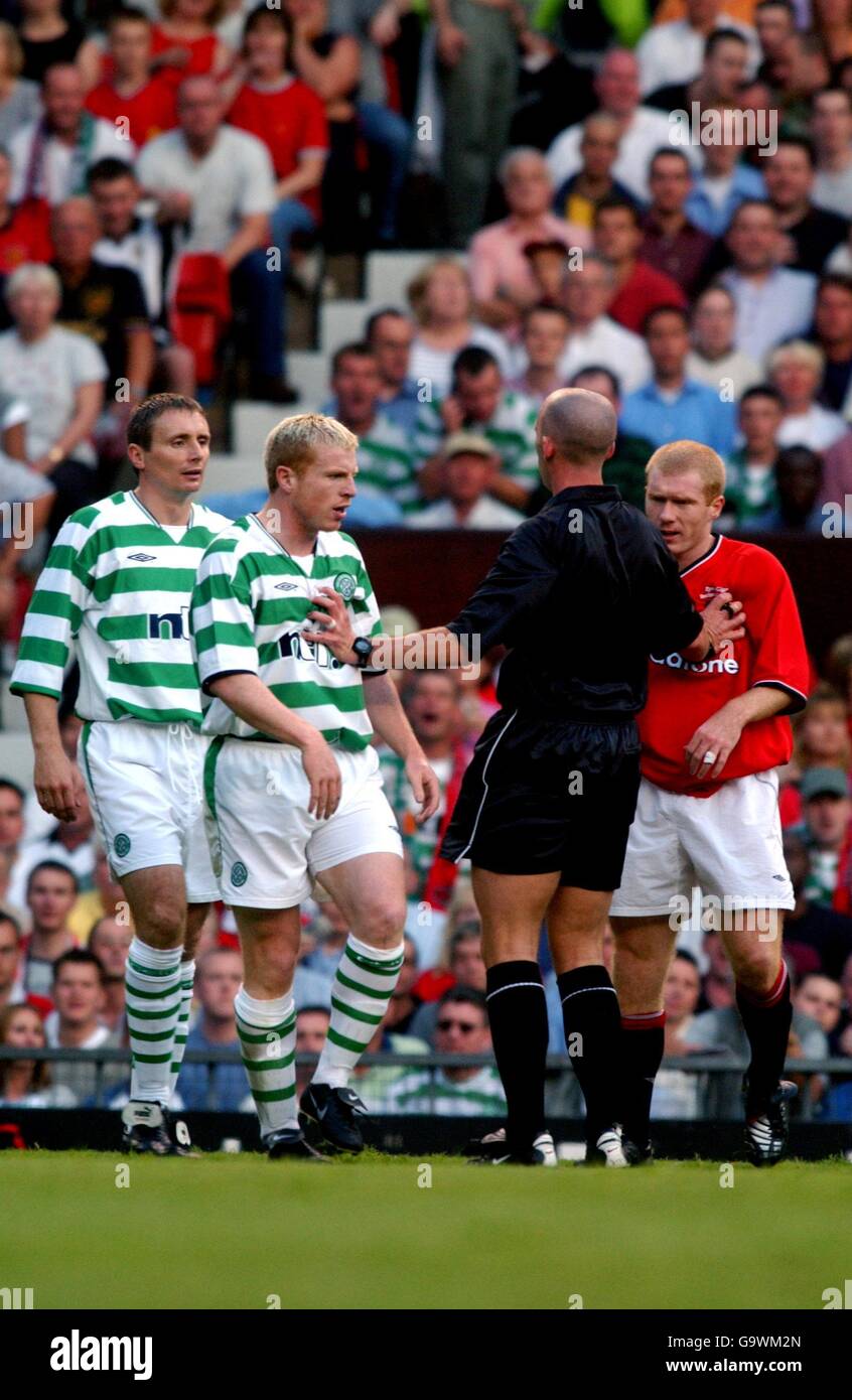 Referee Mike Dean Splits Up Celtic's Neil Lennon And Manchester United ...