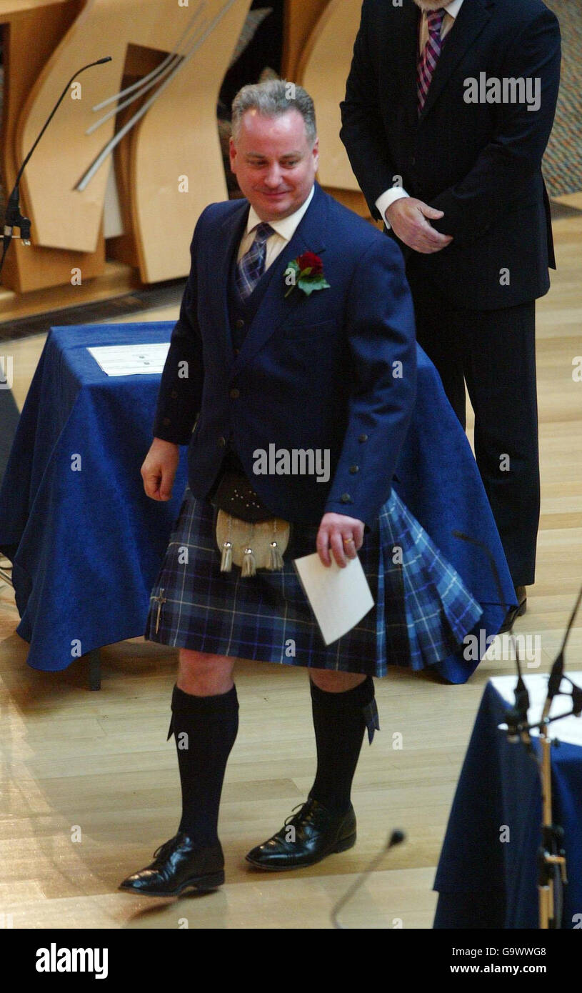 Sweered Scottish Parliament swearing-in Stock Photo - Alamy