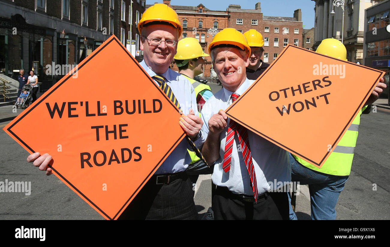 Progressive Democrats leader Michael McDowell (left) and transport spokesman Tom Morissey launch the party's transport strategy in Dublin today. Stock Photo
