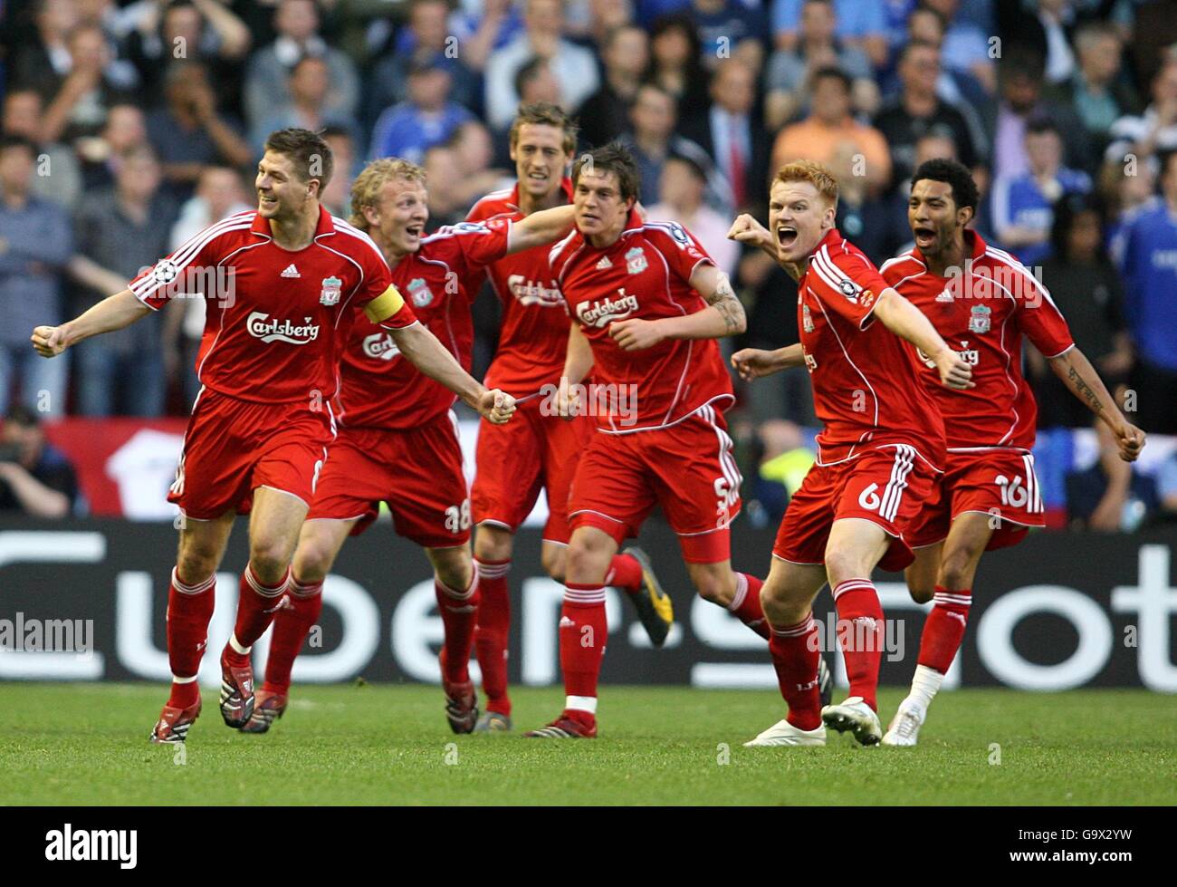Liverpool players celebrate after Daniel Agger scores the first goal of the game. L-R: Steven Gerrard, Dirk Kuyt, Peter Crouch, Daniel Agger, John Arne Riise and Jermaine Pennant. Stock Photo