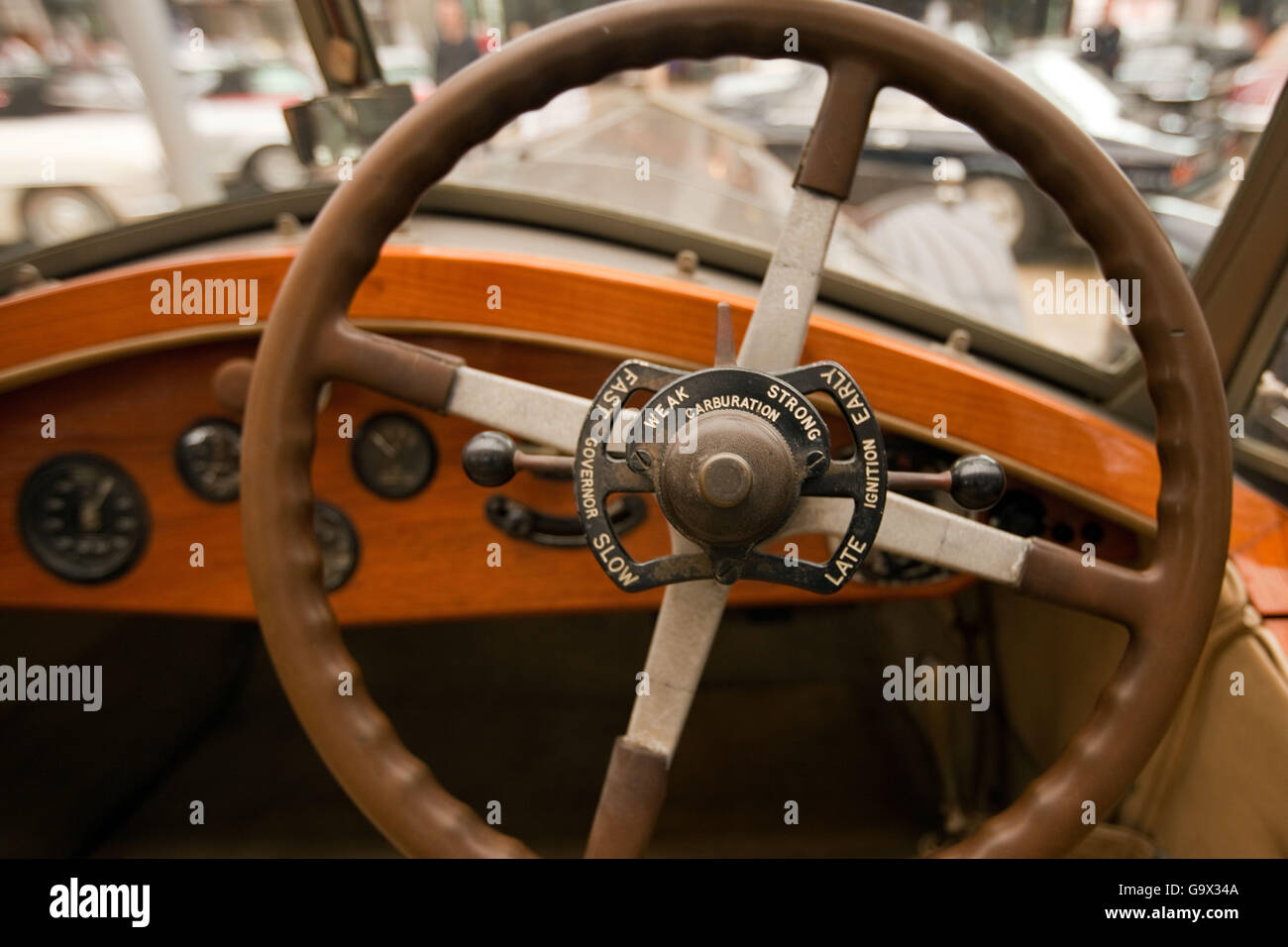 wooden steering wheel, column gear change, column gear shift, Rolls Royce 1929 model, classic car, british veteran car Stock Photo