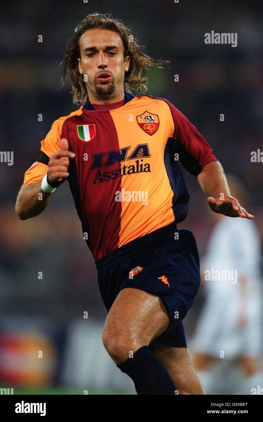 Soccer - UEFA Champions League - Group A - Roma v Real Madrid. Roma's Gabriel Batistuta in action against Real Madrid Stock Photo