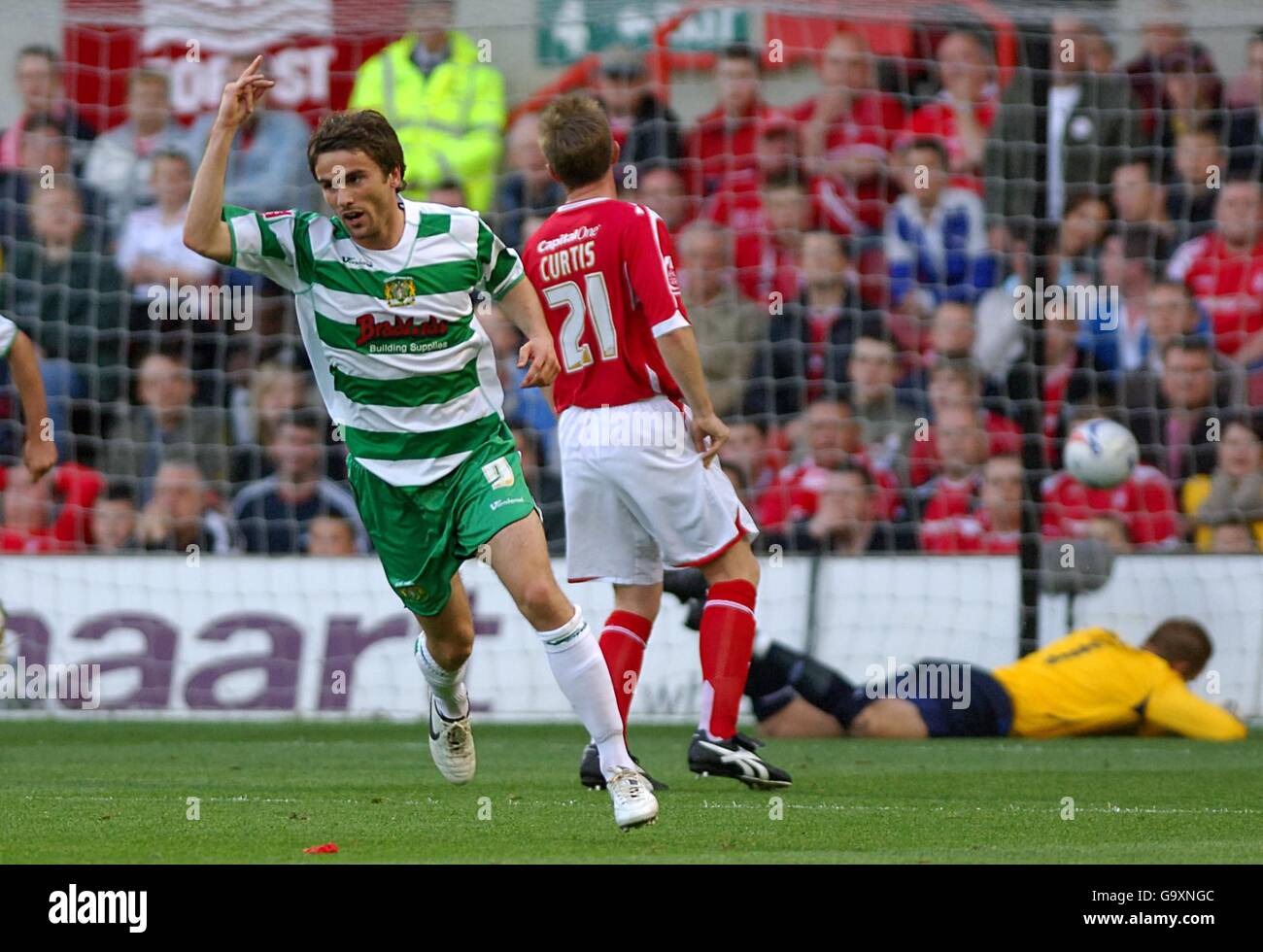 Soccer - Coca-Cola Football League One - Play Off Semi-Final - Second Leg - Nottingham Forest v Yeovil Town - City Ground. Yeovil Town's Arron Davies celebrates his goal Stock Photo