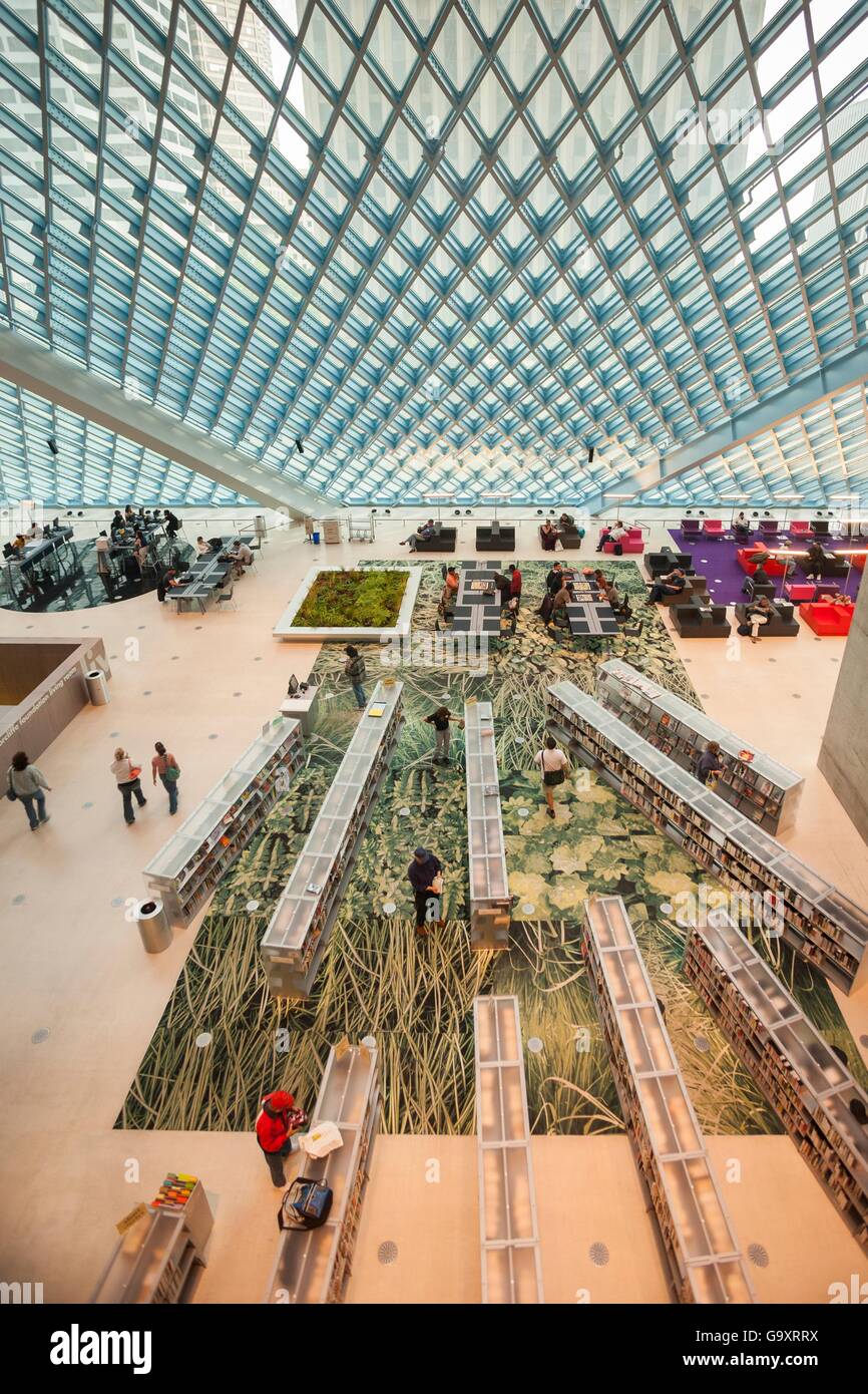 Interior view of the main reading room of the Seattle Public Library Central building, a 56-meter high glass and steel building in downtown Seattle, Washington. Stock Photo