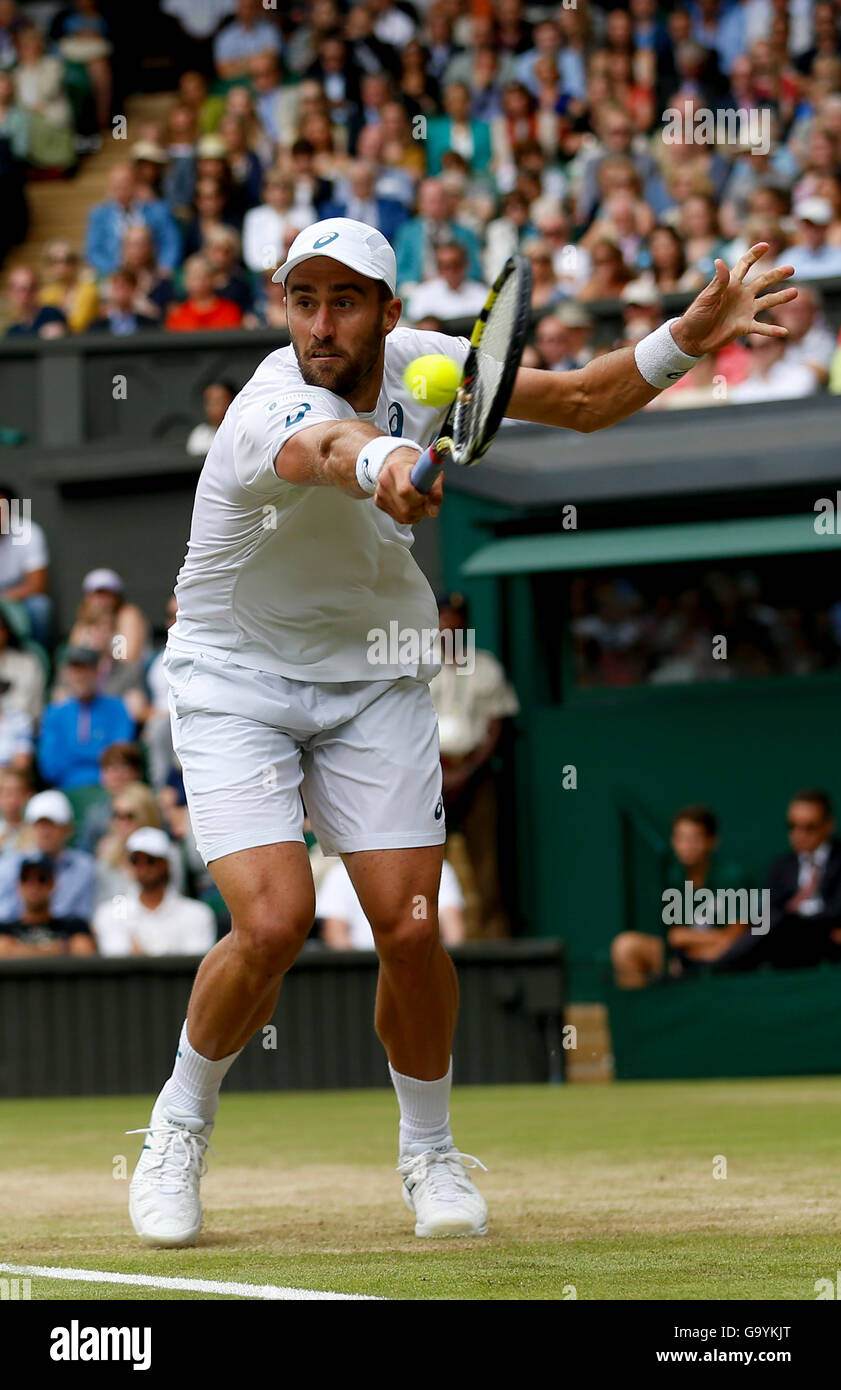 London, Britain. 4th July, 2016. Steve Johnson of the United States hits the ball during the men's singles fourth round match against Roger Federer of Switzerland at the 2016 Wimbledon Championships in London, Britain, on July 4, 2016. Steve Johnson lost 0-3. © Ye Pingfan/Xinhua/Alamy Live News Stock Photo