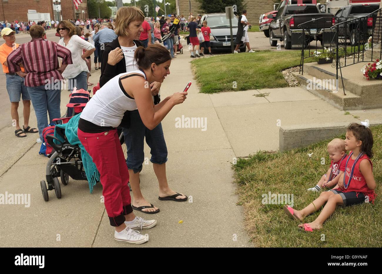 Whiting, IOWA, USA. 4th July, 2016. JESSICA WEAVER of Salix, Iowa