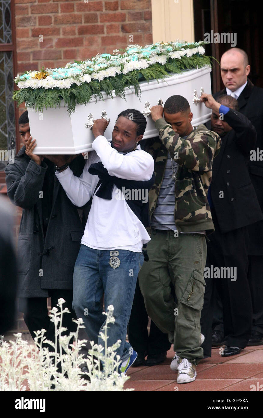 The coffin of 12-year-old Kamilah Peniston is carried from St Kentigans Church, Fallowfield following her funeral. Kamilah Peniston, who was fatally shot on Monday 30 April 2007 in Gorton . Stock Photo