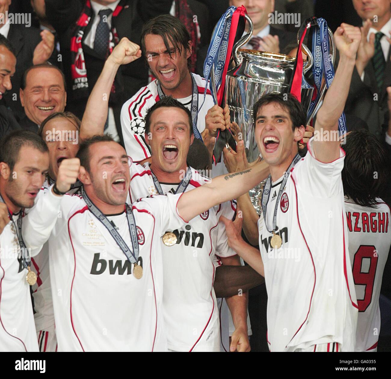 Soccer - UEFA Champions League - Final - AC Milan v Liverpool - Olympic Stadium. AC Milan's Paolo Maldini (centre, top) lifts the trophy as his side celebrate victory. Stock Photo
