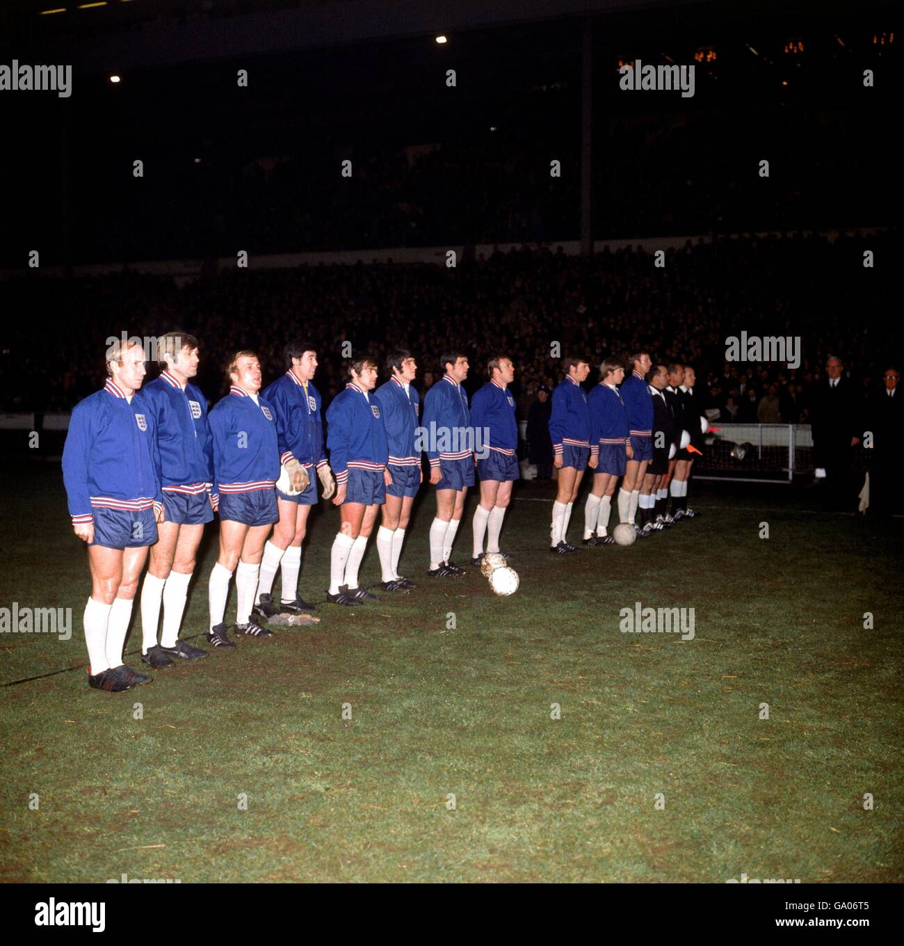 (L-R) The England team line up before the match: Bobby Charlton, Keith Newton, Francis Lee, Gordon Banks, Terry Cooper, Norman Hunter, Ian Storey-Moore, Mick Jones, Martin Peters, Colin Bell, Jack Charlton Stock Photo
