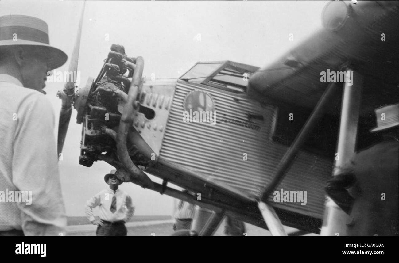 Robert Reedy A photograph from the Robert Reedy Collection showing a military ...