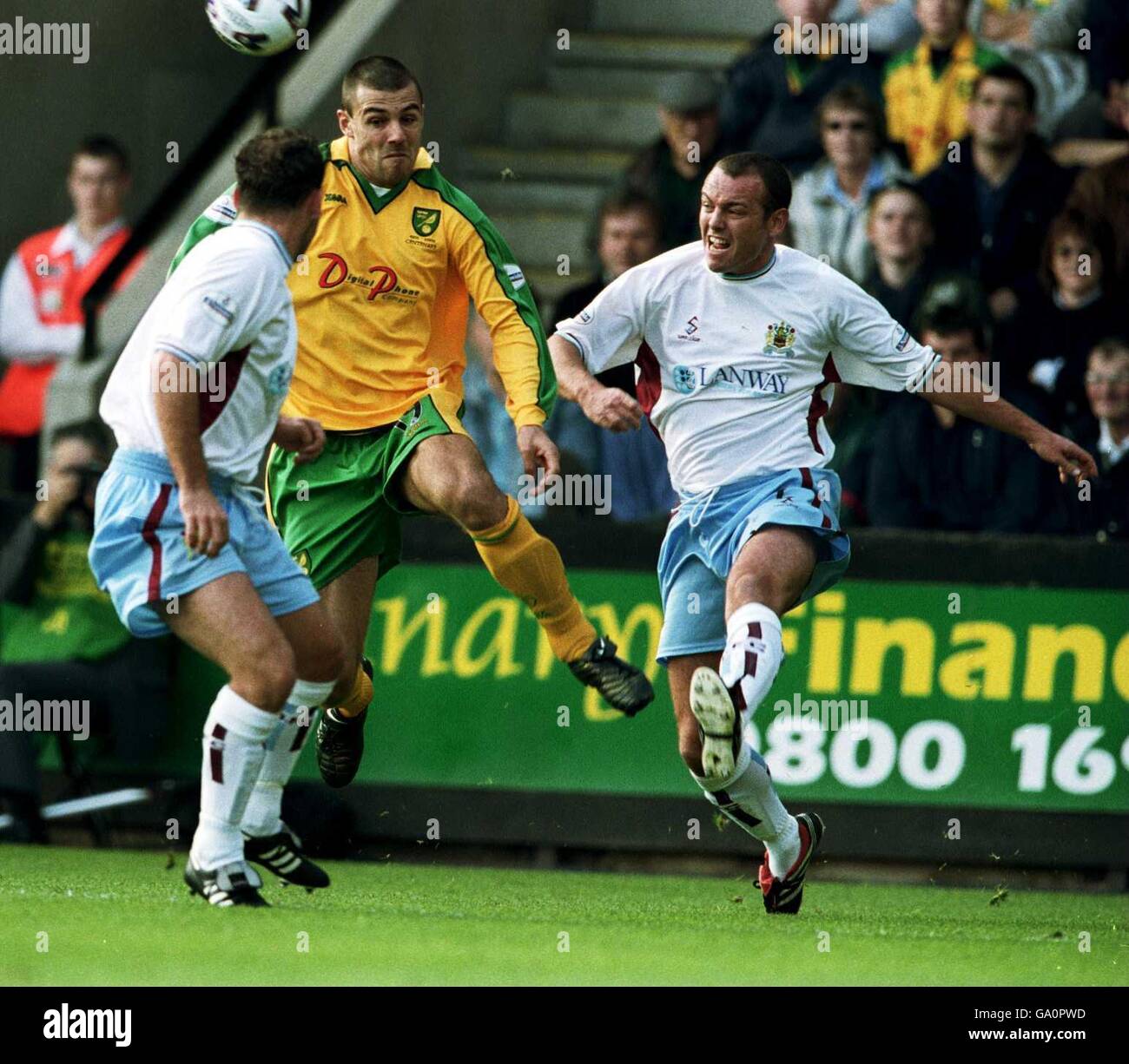 Soccer - Nationwide Division One - Norwich City v Burnley. Norwich City's Marc Libbra gets away from Burnley's Dean West (l) and Gordon Armstrong (r) Stock Photo