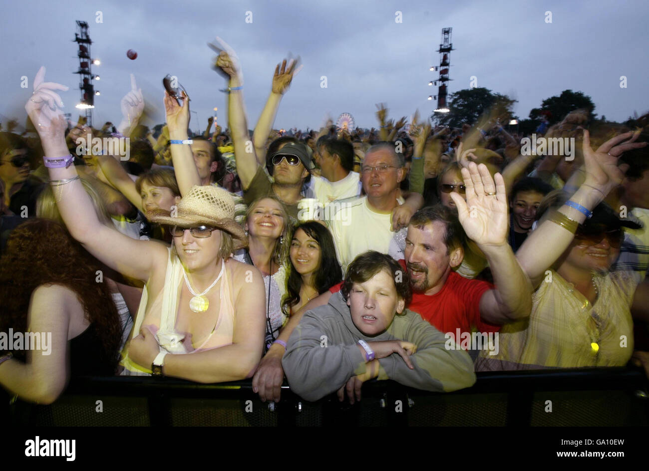 Isle of Wight Festival 2007. Fans watch Groove Armada perform at the Isle of Wight Festival. Stock Photo