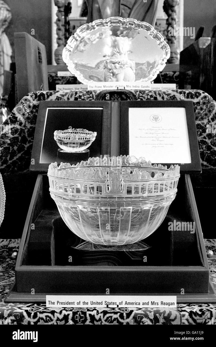 The wedding gift given by President Ronald Reagan of the United States and his wife Nancy to the Prince and Princess of Wales, on display at St James palace. Stock Photo