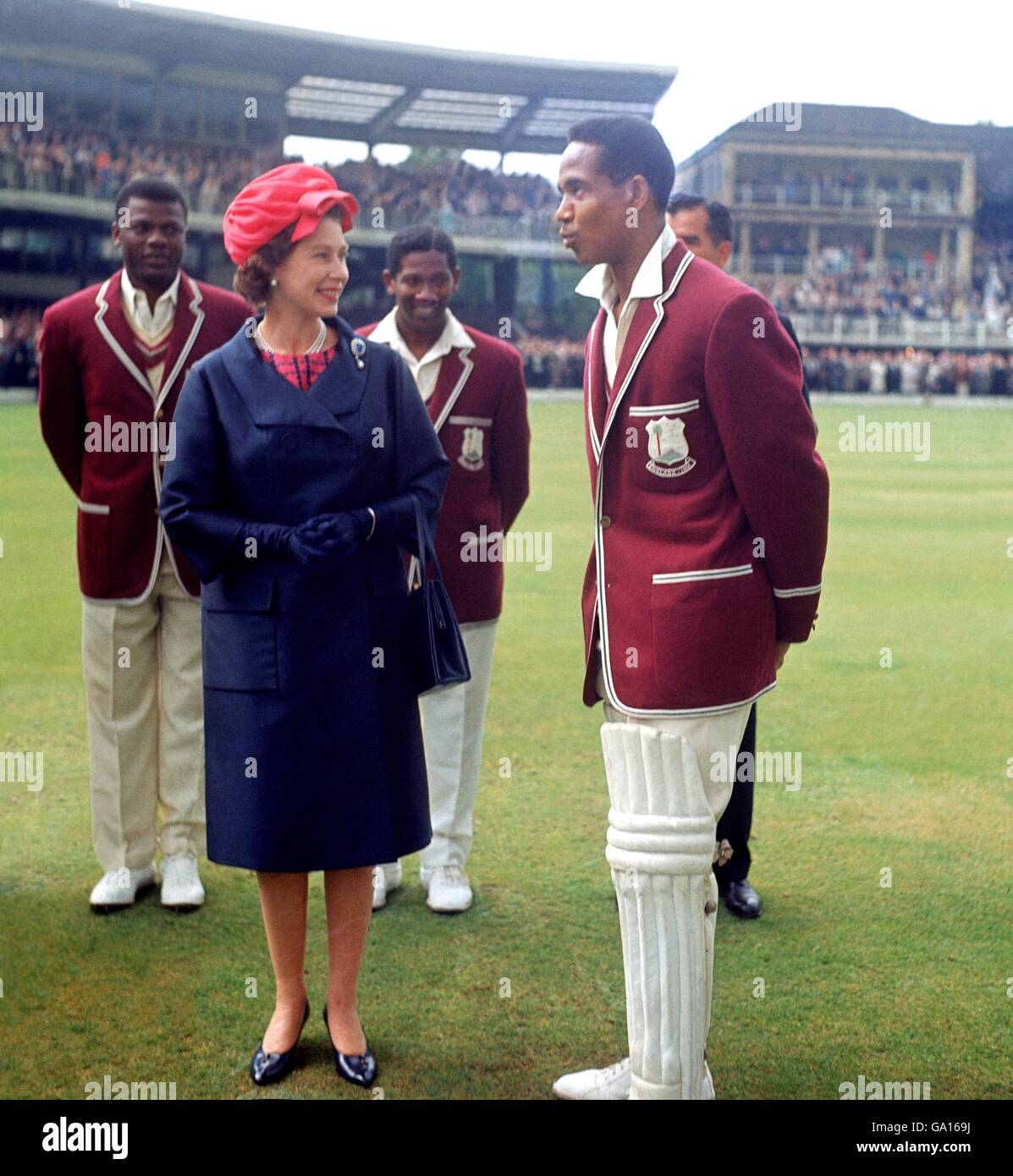 Cricket - The Wisden Trophy - Second Test - England v West Indies - Second Day. West Indies captain Gary Sobers (r) talks to Queen Elizabeth II (l) before the start of the second day's play at Lord's Stock Photo